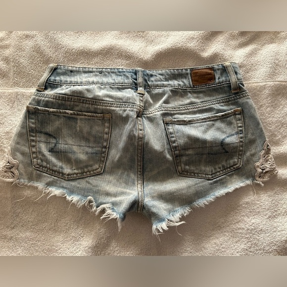 Women's Denim Lace Trim Cut Off Shorts - Picture 4 of 6
